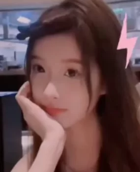 郑州年轻妹妹 长相清纯可爱