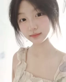 还在上学的兼职小妹