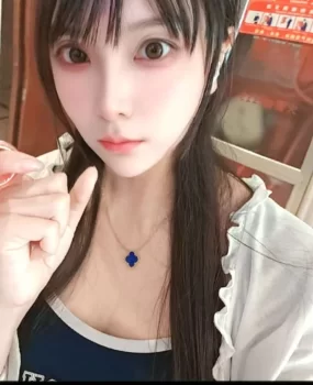 最美哺乳期宝妈青青