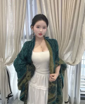 吃上细糠了 超美的小姐姐