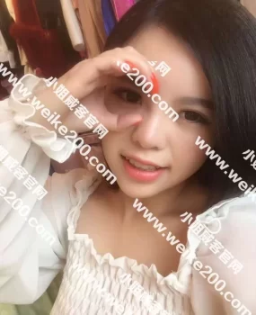 邂逅温柔的小女生点点，爆乳电臀小骚B，烈焰红唇发电机颤抖的高潮