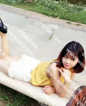 跟风验证苗族小嫩妹——优幽，纯情的外表浪骚的心~年芳十九粉木耳大胸器